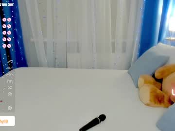 webcam girl emmika_ live cam image #4942879