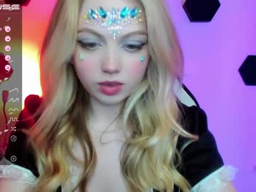 webcam girl small_blondee live cam image #4014862