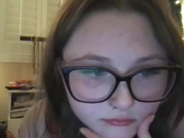 webcam girl cassie_cloud live cam image #4158184
