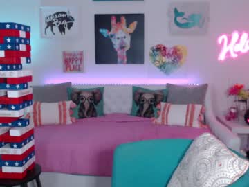 webcam girl holihurricane live cam image #5611451