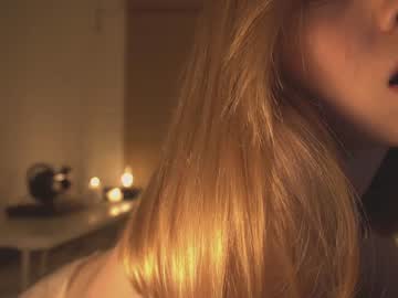 webcam girl bibi_it_is live cam image #3060786