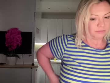 webcam girl kiradivine live cam image #6750076