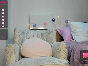 webcam girl gabrielaa_18 live cam image #4415232