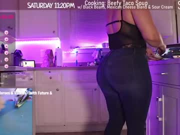 webcam girl milavalentinax live cam image #3814638