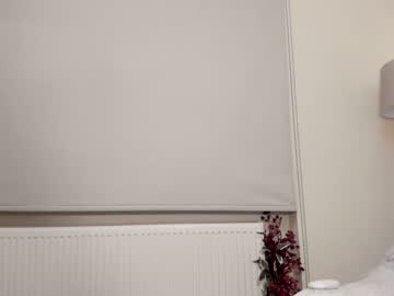webcam girl snowww_white live cam image #3675992