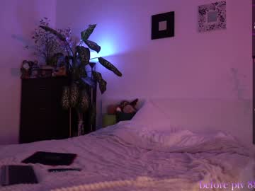 webcam girl kronniekray live cam image #1743285