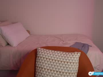 webcam girl chloewildd live cam image #5271558