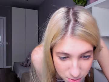 webcam couple christine_bae live cam image #3636760