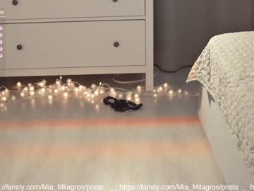 webcam girl mia_milagros live cam image #2760180