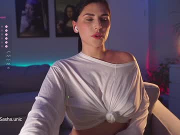 webcam girl sashaunic live cam image #7035462