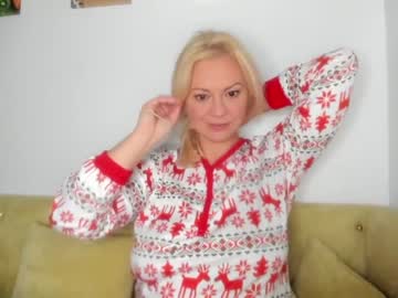 webcam girl kiradivine live cam image #3211012