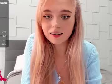 webcam girl small_blondee live cam image #1535244