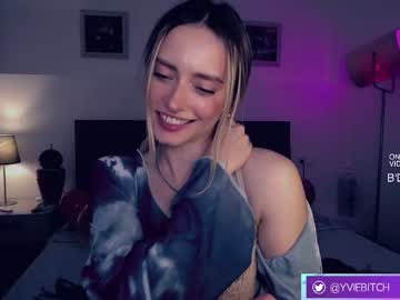 webcam girl _yvie_ live cam image #4910839
