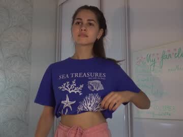 webcam girl little_animal live cam image #5579287