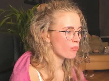 webcam girl linellali live cam image #2886246