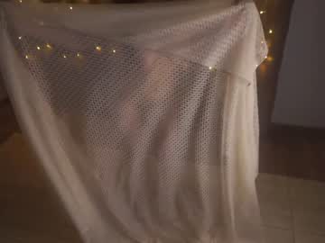 webcam girl helenmoors live cam image #4426679