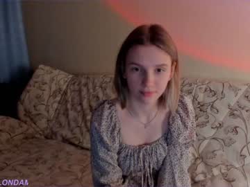 webcam girl melondama live cam image #3173926
