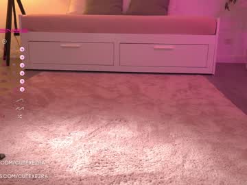 webcam girl ezra live cam image #5070734