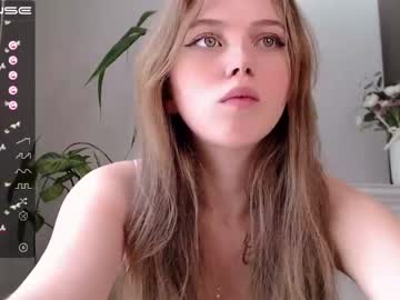 webcam girl small_blondee live cam image #2102820