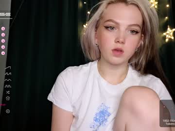 webcam girl small_blondee live cam image #5031120