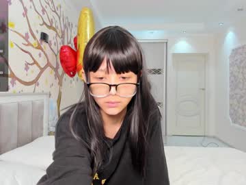 webcam girl little_yena live cam image #6813278