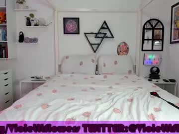 webcam girl violetttflowers live cam image #588882