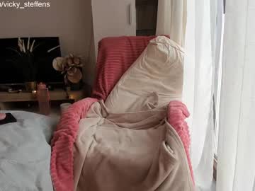 webcam girl bestgirl_ofthe_neighborhood live cam image #6995699
