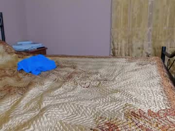 webcam girl melon_mussy live cam image #3704750