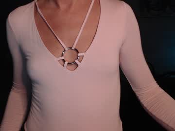 webcam girl holihurricane live cam image #6114693