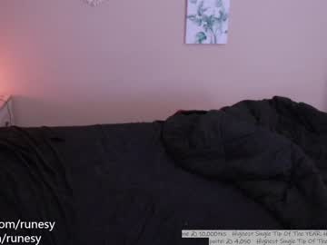 webcam girl runesy live cam image #2216315