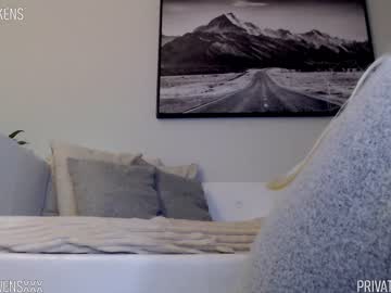 webcam girl oliviaowens live cam image #1303595