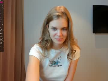webcam girl carolynsveronica live cam image #5067157