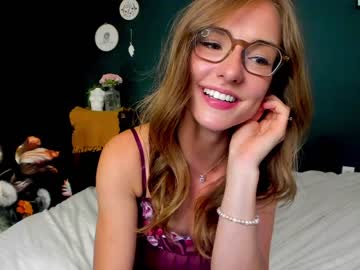 webcam girl innocentprovenguilty live cam image #2452277