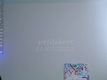 webcam girl petitebrat live cam image #5686467