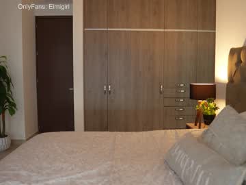 webcam girl emyii live cam image #4829117