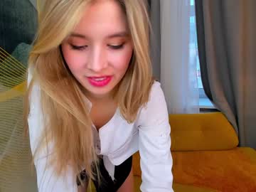 webcam girl milablush live cam image #3214419