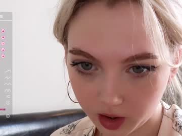 webcam girl small_blondee live cam image #5397618