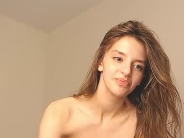 webcam girl lesi_moon live cam image #5043032