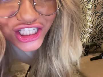 webcam girl ari_02 live cam image #5281664
