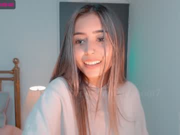 webcam girl gummy_bear7 live cam image #1335615