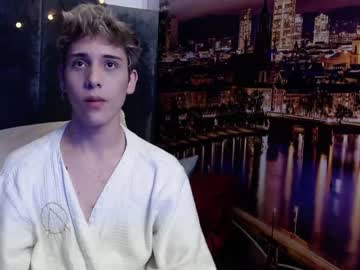 webcam man now_or_neverr live cam image #49258