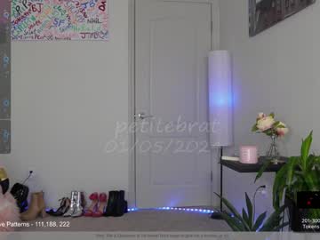 webcam girl petitebrat live cam image #6111124