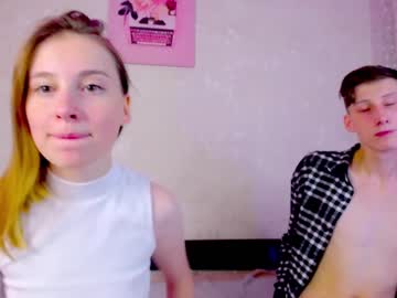 webcam couple williamandmia live cam image #2789422