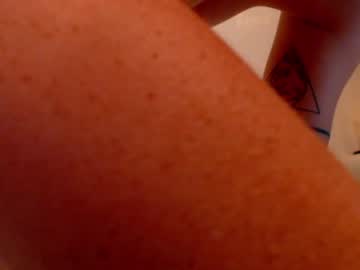 webcam girl crimsonxrapture live cam image #61607