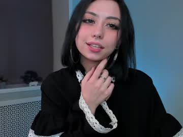 webcam girl caramelle_al_lampone live cam image #6334624