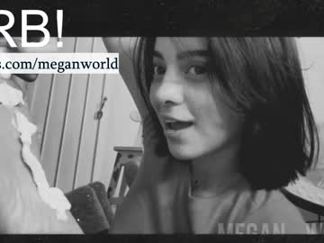 webcam girl megan_world live cam image #1913641