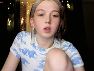 webcam girl small_blondee live cam image #5818985