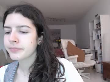 webcam girl frenchava live cam image #6054012