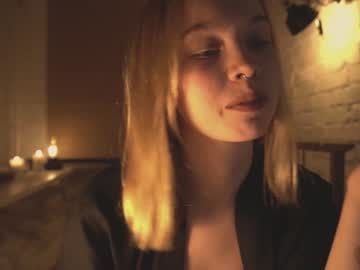 webcam girl bibi_it_is live cam image #3175953