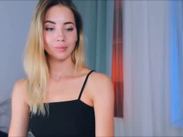 webcam girl emmi_rosee live cam image #3001043